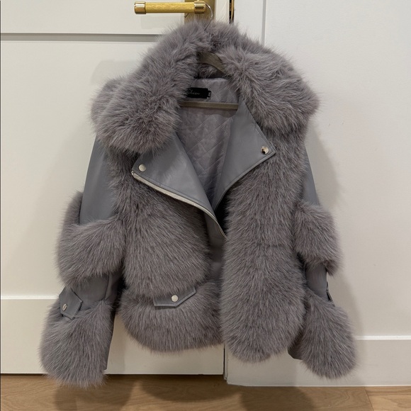 Wolf and badger galaxy jacket Elegant Gray Faux Fur Women's Teddy Jacket - Picture 4 of 5